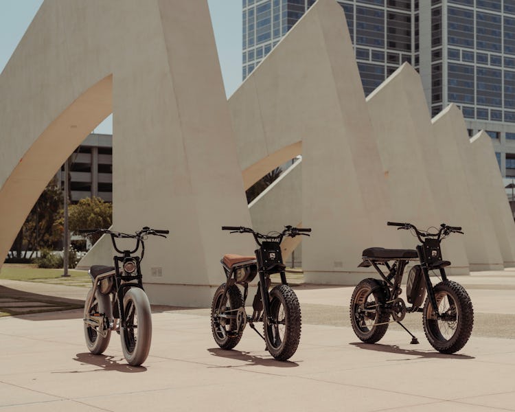 Super73's refreshed e-bikes with the Bandit SE, Palladium SE, and Speedway LE colorways.
