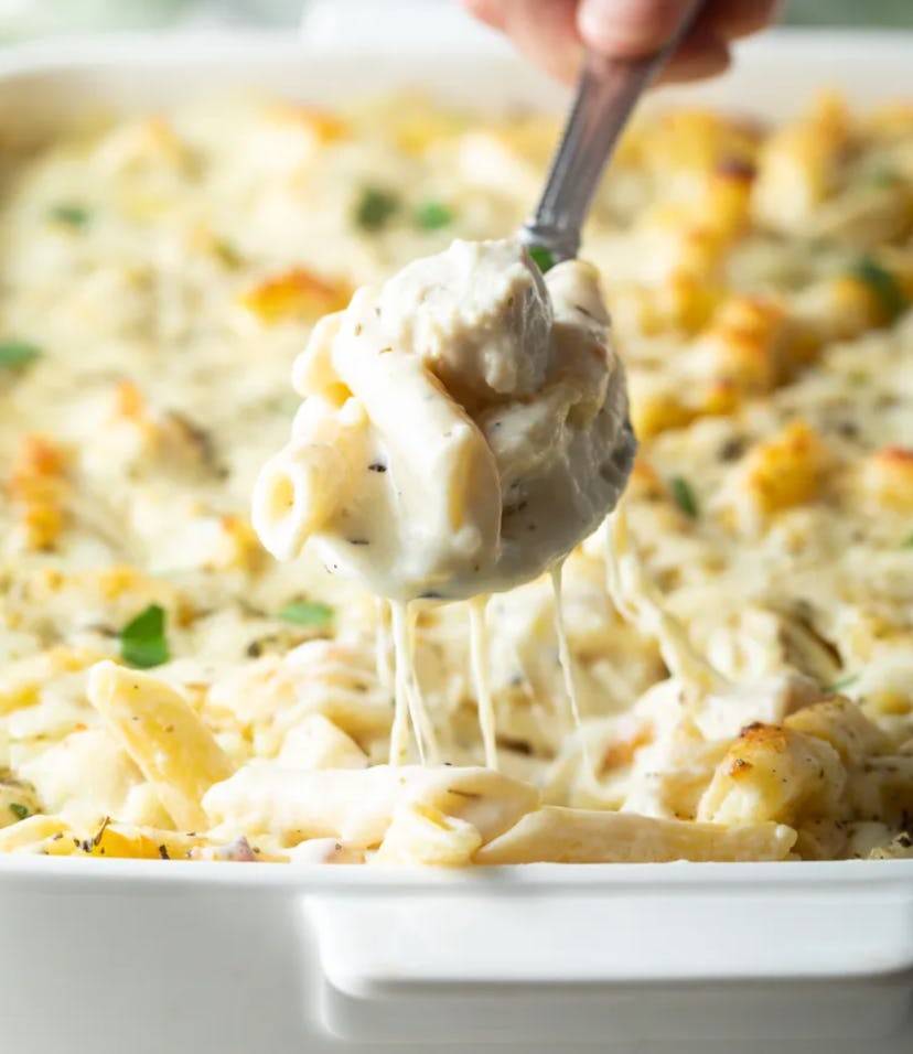 Cheesy chicken alfredo pasta bake is one of the best cheesy dinner recipes to make.