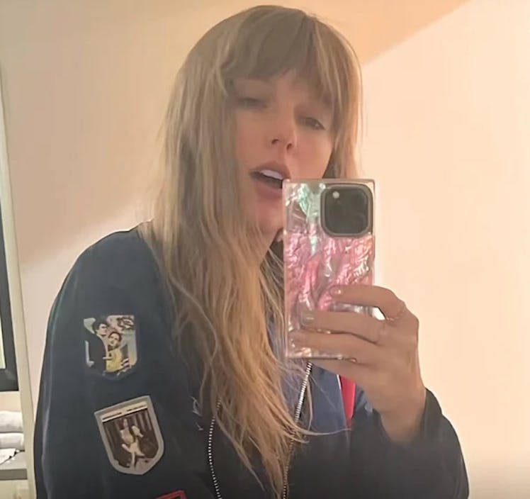 Taylor Swift posted her Flaunt pearl phone case on her Instagram Story. 