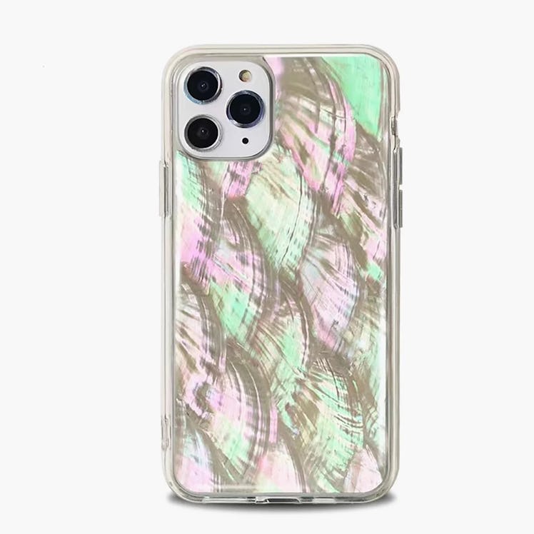 This phone case is made with shells and looks like Taylor Swift's. 