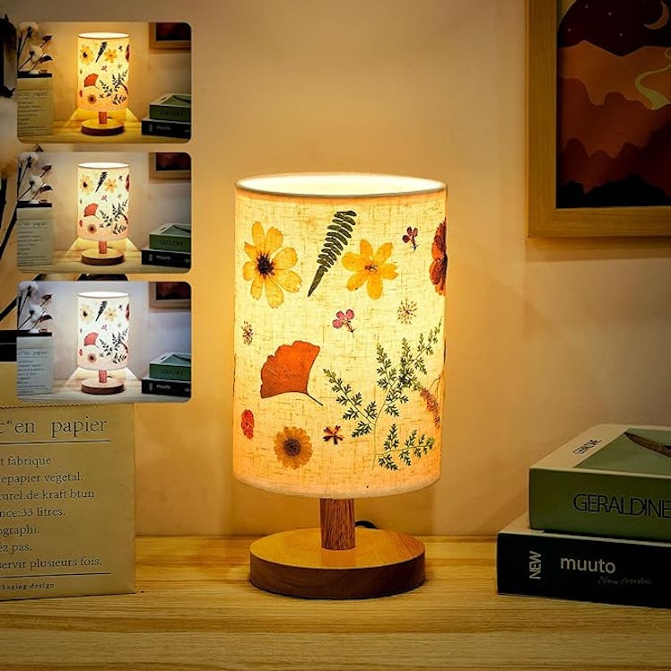Hortsun Pressed Floral Lamp