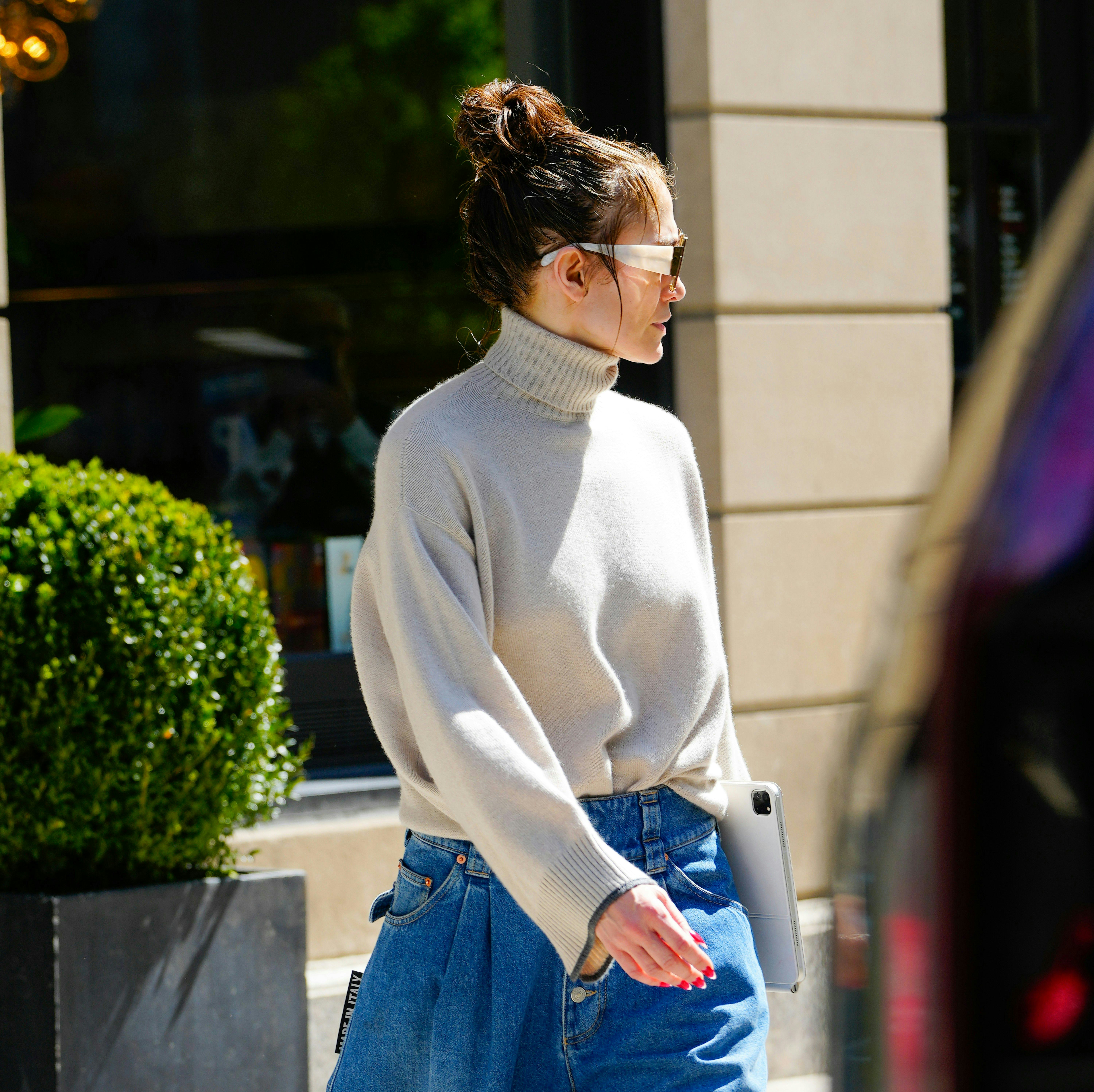 流行り の ブランド - 2024年おすすめのアイテム満載 Jennifer Lopez Can't Stop Wearing These Baggy Y2K Jeans チュニック
