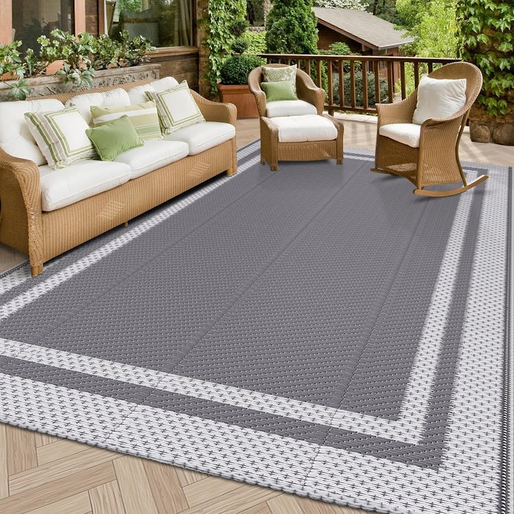 HappyTrends Reversible Outdoor Rug