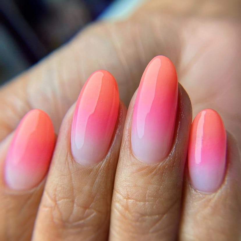 Try pink and orange ombré nails.