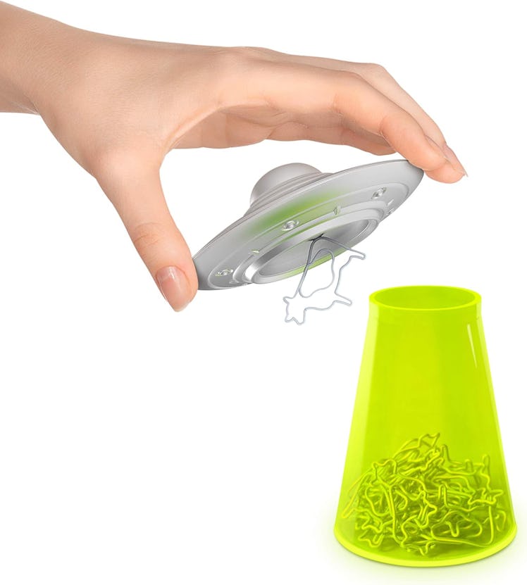 Fred & Friends Filing Saucer Cow Clips and Holder