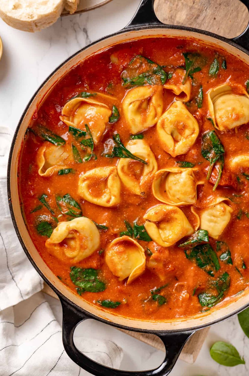 Tomato tortellini soup is one of the tastiest make ahead lunch ideas to enjoy.