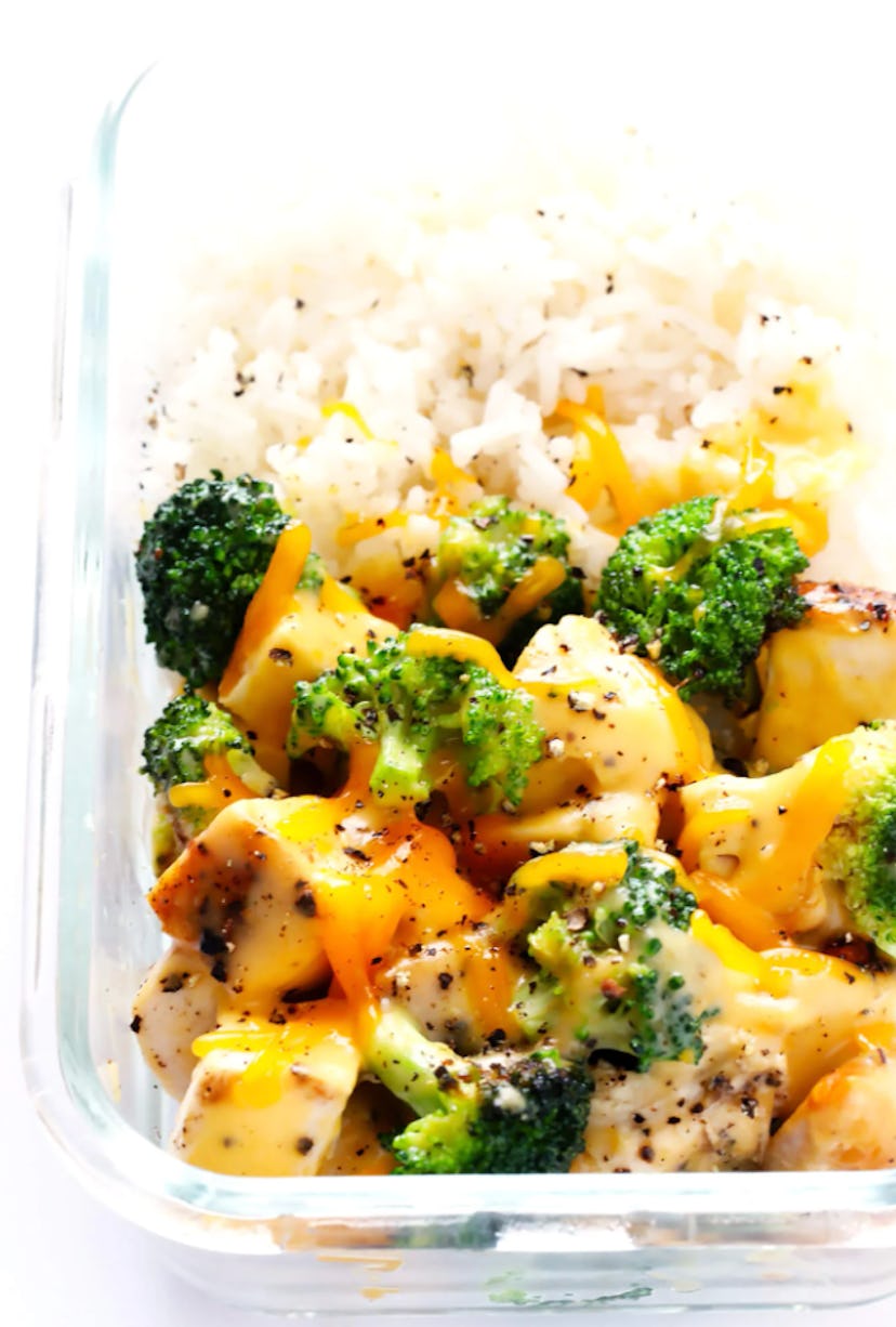 Prepare these cheesy broccoli chicken and rice bowls as a make ahead lunch idea.