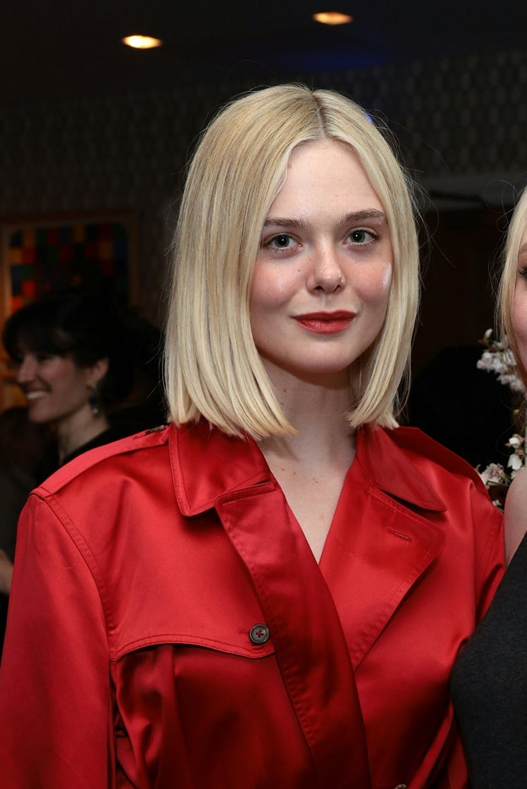 NEW YORK, NEW YORK - MARCH 26: (L-R) Elle Fanning and Dakota Fanning attend Netflix's Ripley NY Tast...