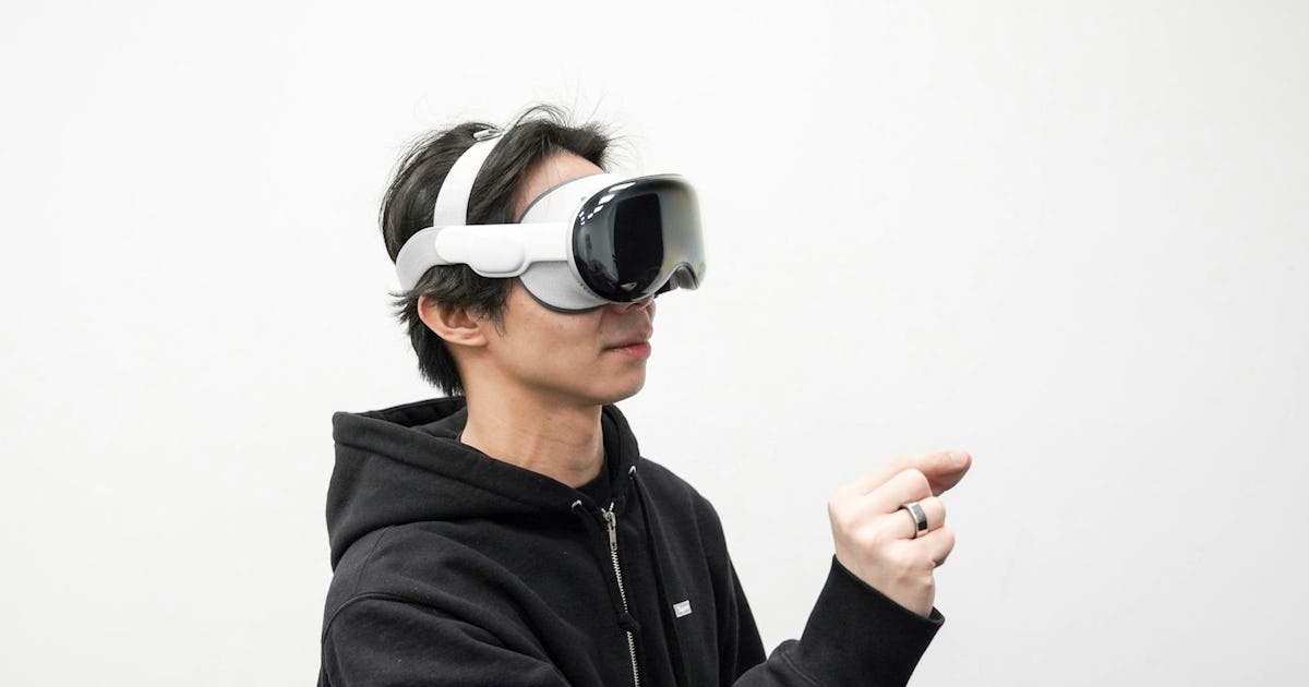 The Vision Pro App: Transforming Spatial Personas into the Ultimate Co-Watching Experience for Sports Fans The Vision Pro App: Transforming Spatial Personas into the Ultimate Co-Watching Experience for Sports Fans