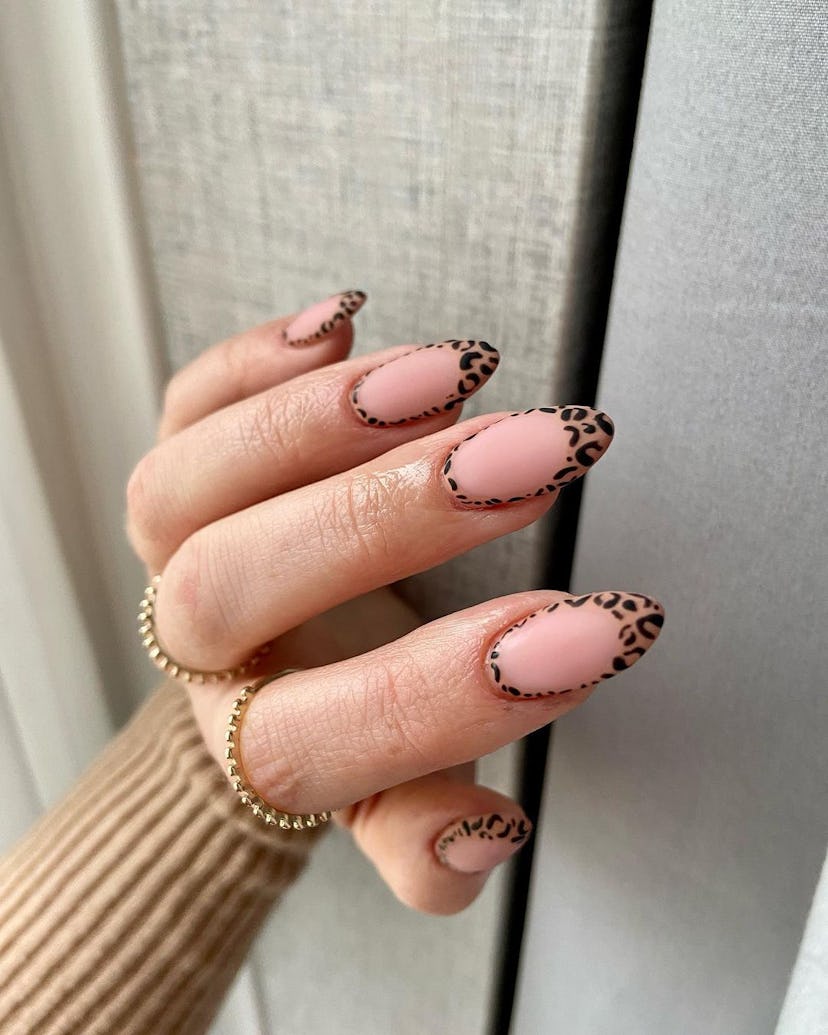 Try leopard print outlines on your nails.