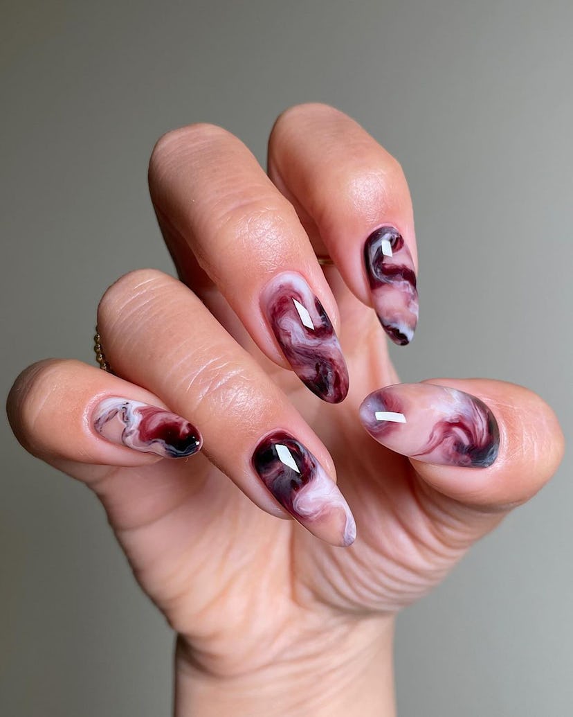 Try brown-toned swirls on your nails.