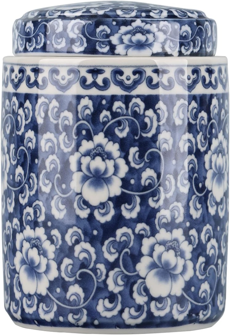 XINGYAN Antique Style Porcelain Jar  