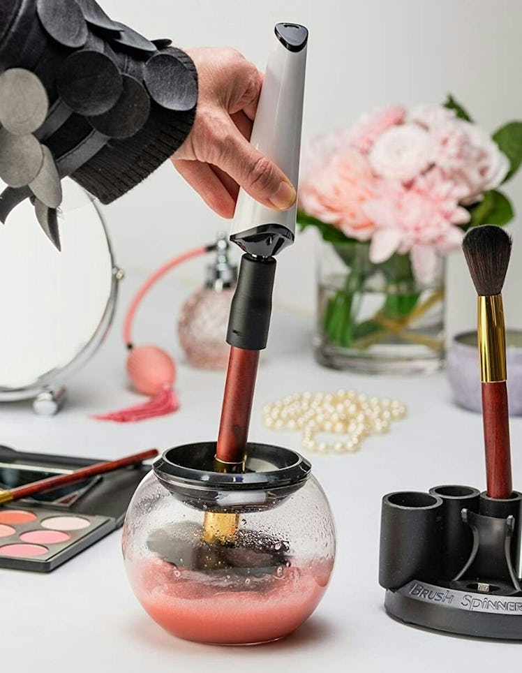 Luxe Makeup Brush Cleaner