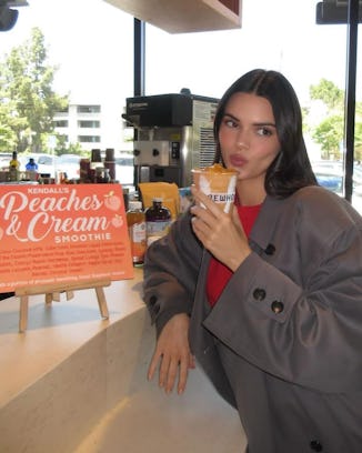 I tried Kendall Jenner's Peaches and Cream Smoothie at Erewhon. 