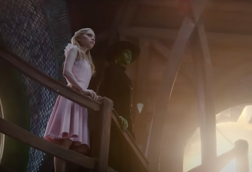 Ariana Grande’s Wicked trailer look