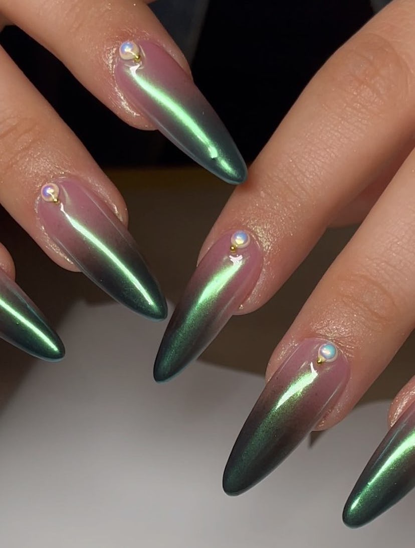 A long and almond shaped nail shape is perfect for Scorpio signs.