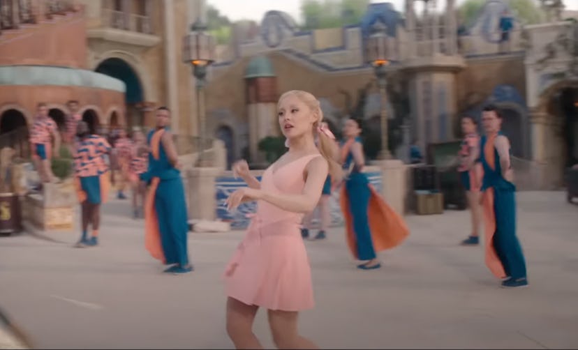 Ariana Grande’s Wicked trailer look