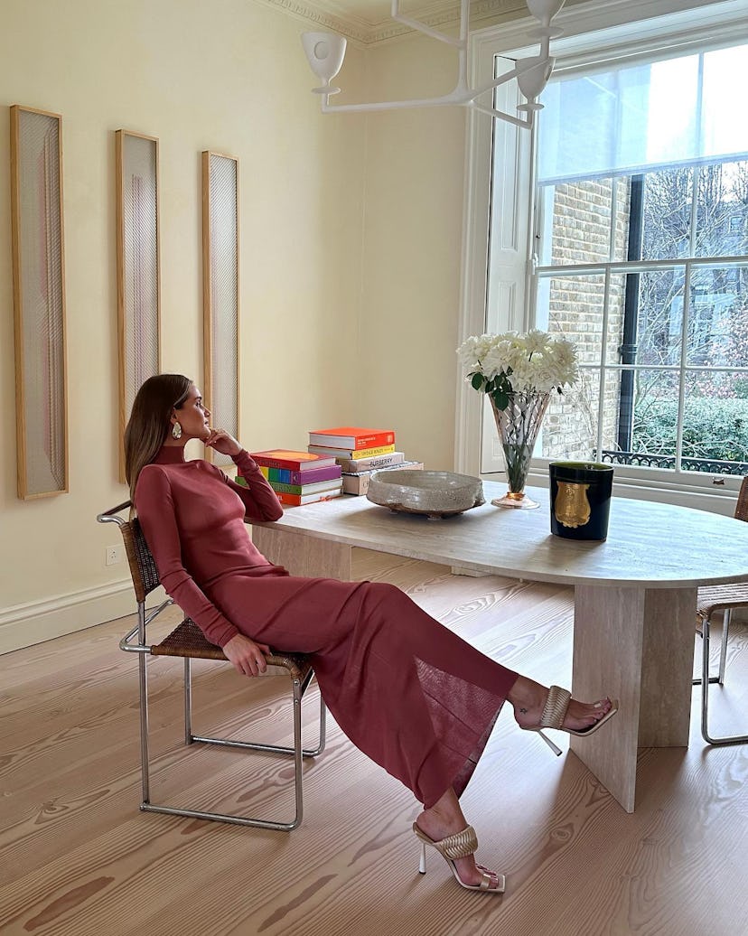 Rosie Huntington-Whitely wearing toe-ring sandals on Instagram.