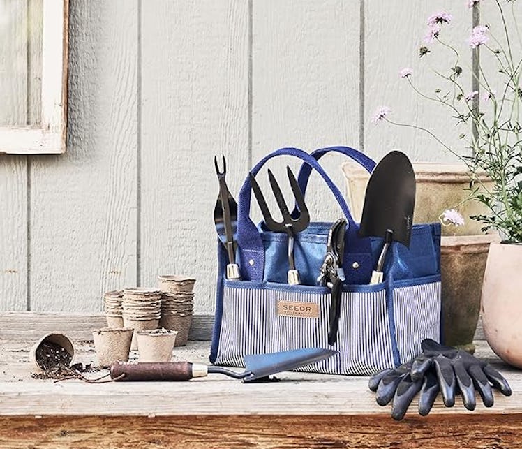 SEEDR GARDEN WORKS Outdoor Garden Tool Set (7 Pieces)