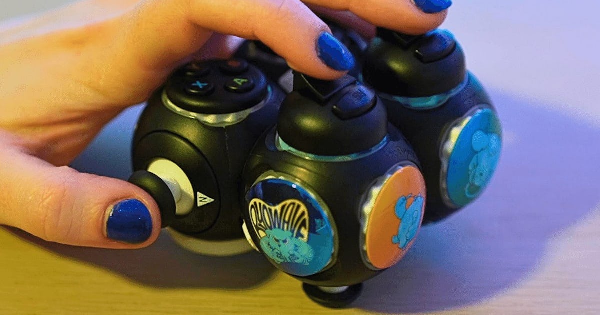 This Stackable Xbox Controller Helps Gamers With Disabilities Play One ...