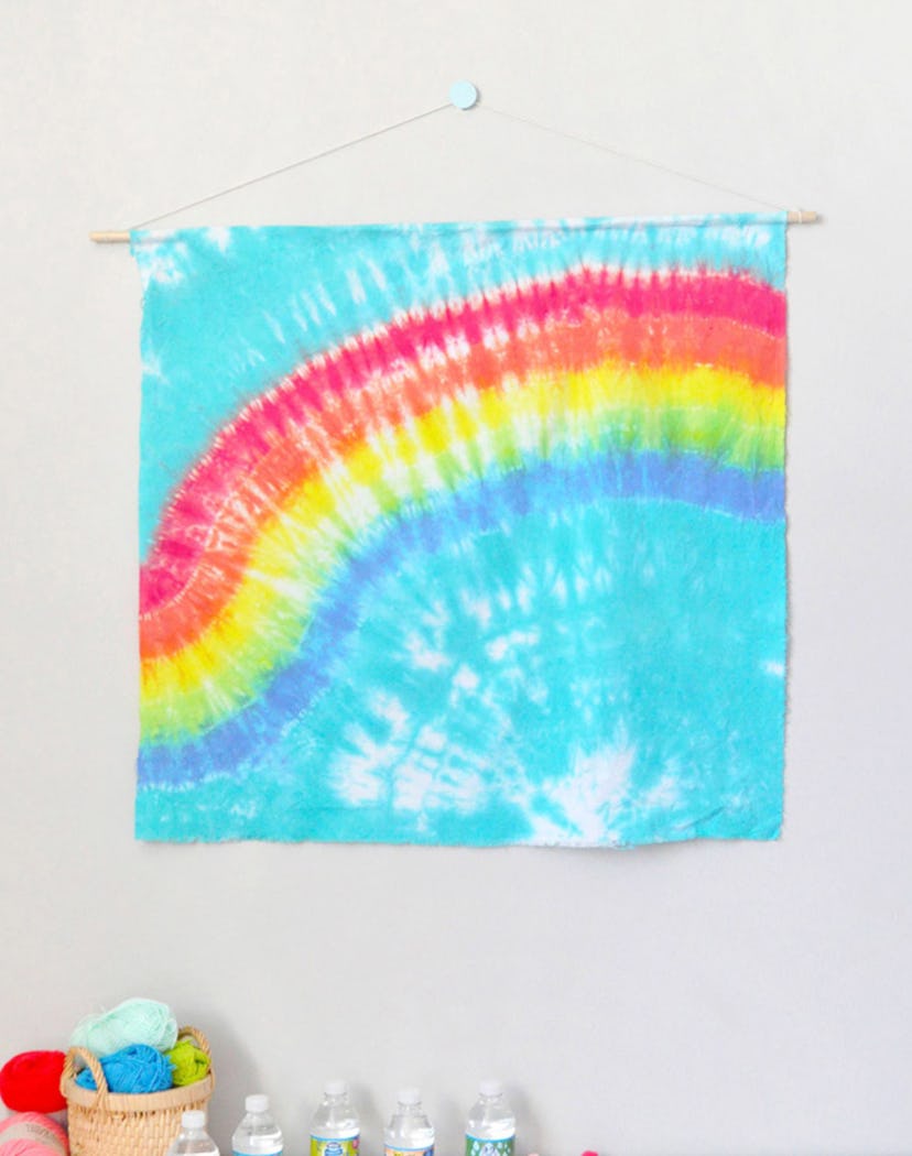 This tie-dye tapestry is a great tie-dye summer craft.
