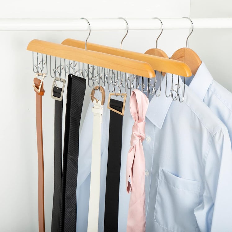 Amazon Basics Wooden Belt Hangers (2-Pack)