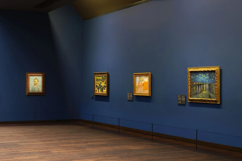 The Musée d'Orsay has Vincent van Gogh paintings. 