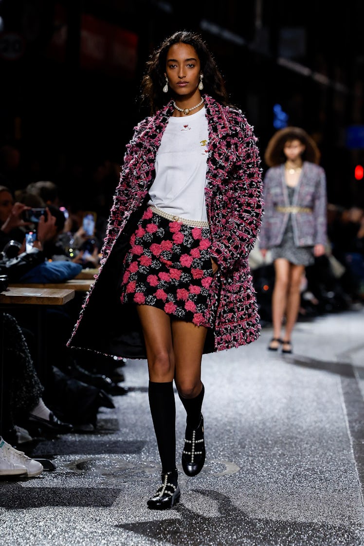 Model on the runway at Chanel Metiers d'Art 2023/2024 held on December 7, 2023 in Manchester, Englan...