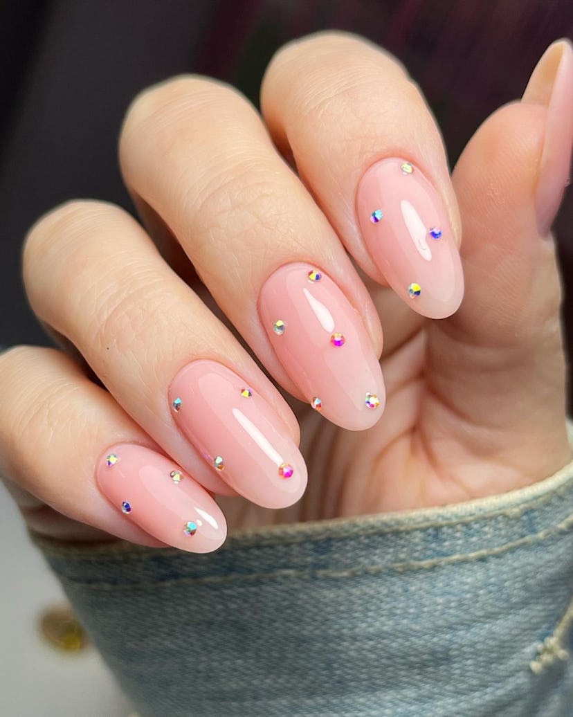 Minimal Pink Nails That Speak Volumes