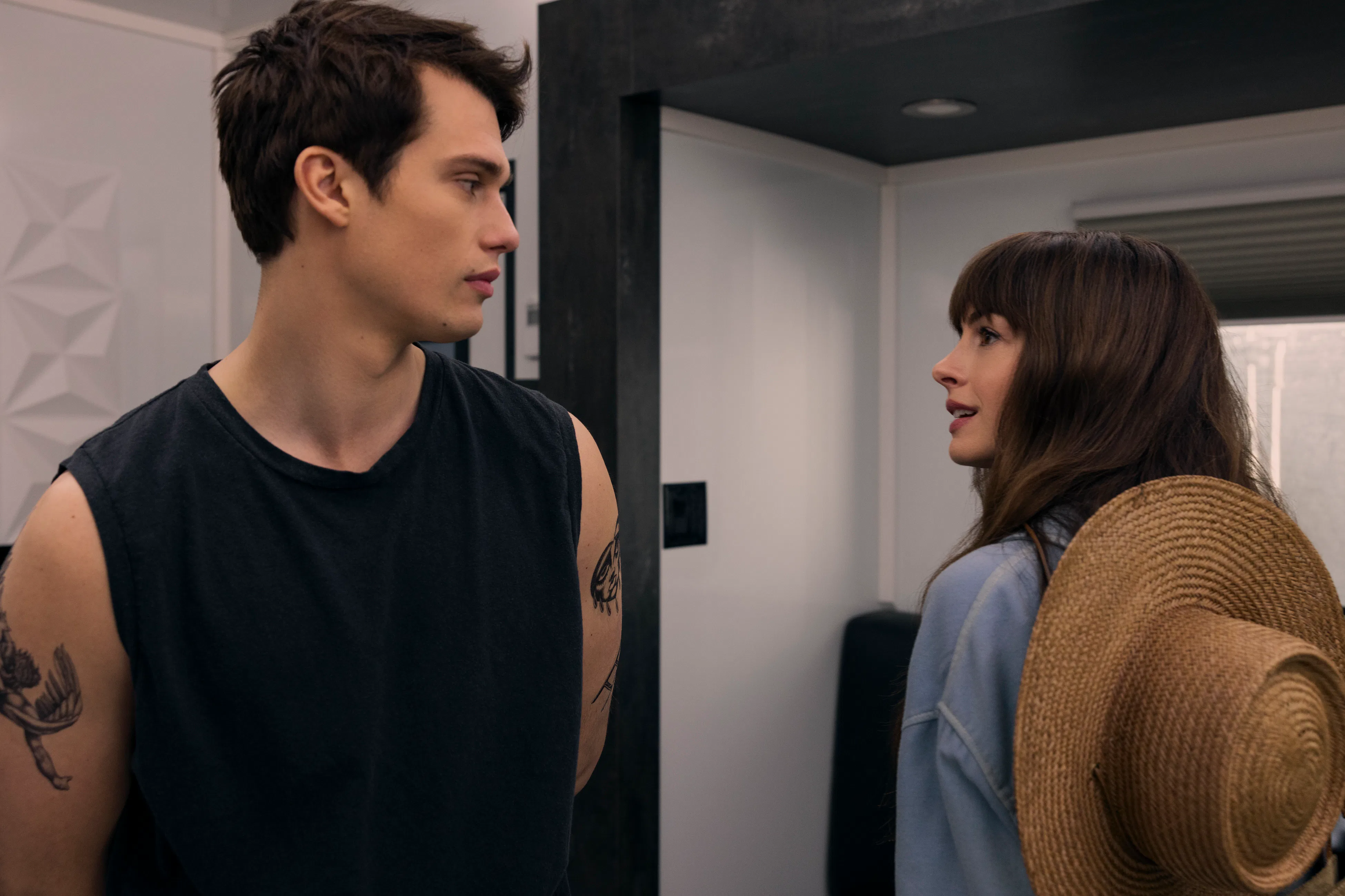 Nicholas Galitzine and Anne Hathaway in The Idea of You