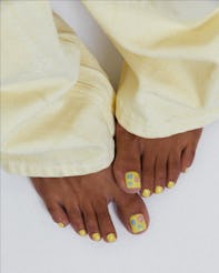 Gemini season is officially here. Here are 5 pedicure ideas that embody the energy of the zodiac sig...