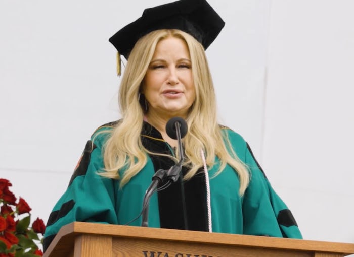 Jennifer Coolidge gave a commencement speech at Washington University.