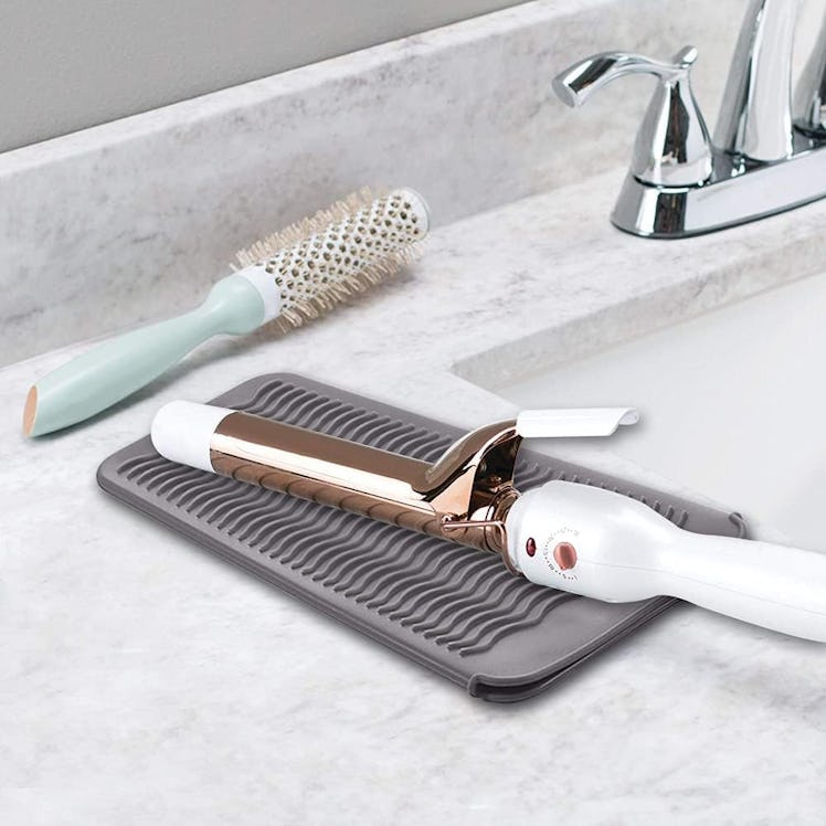 Ryke Kukkri Hair Iron Mat and Pouch