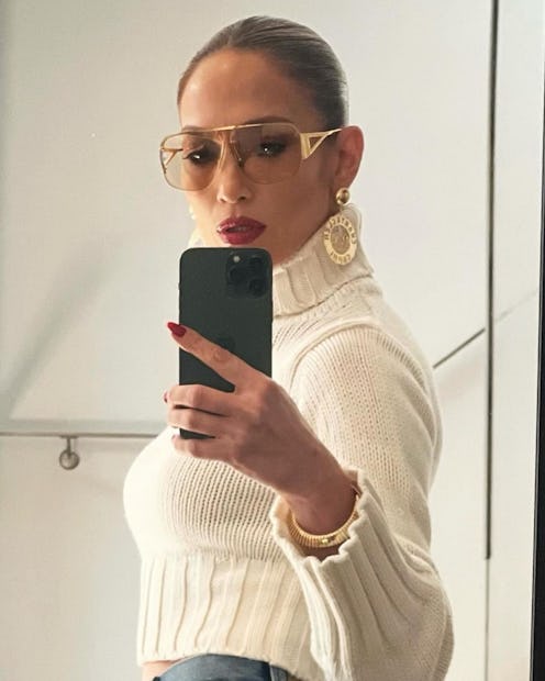 Jennifer Lopez Twisted Bun