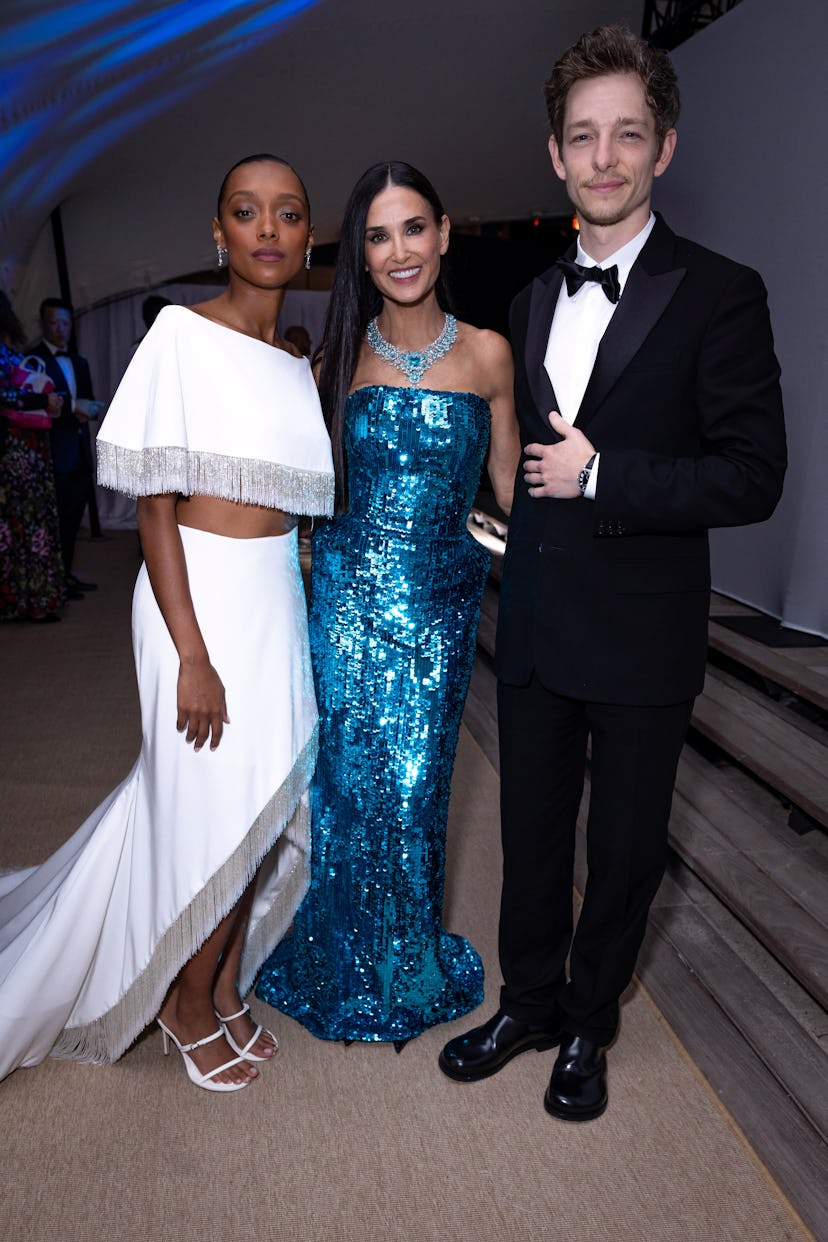 Sophie Wilde, Demi Moore, and Mike Faist.