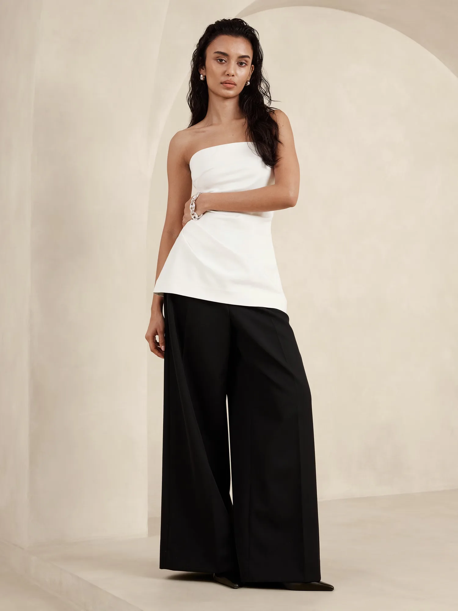 Longline Tops Are Replacing Cropped Silhouettes This Summer