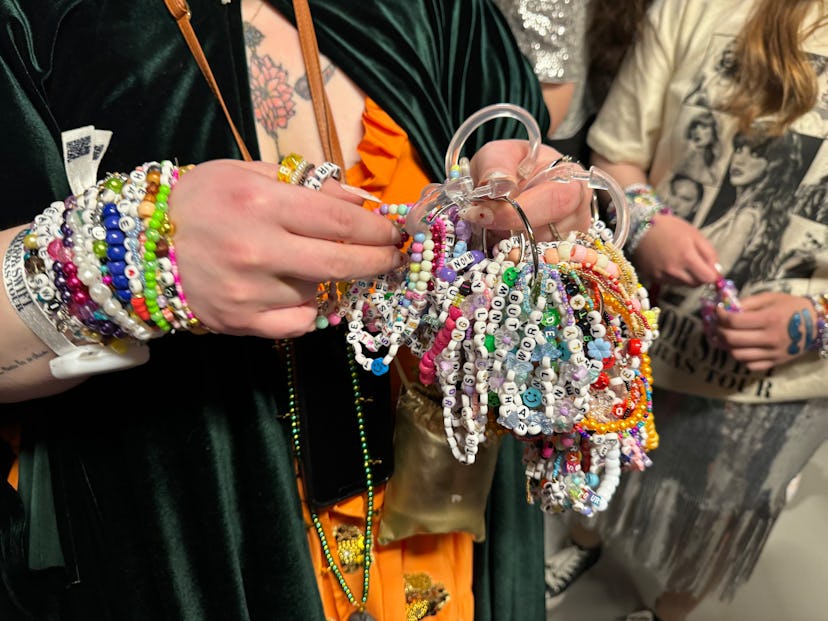 Katherine shows the friendship bracelets she had made for the Eras Tour, Stockholm date