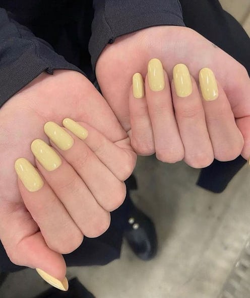butter yellow nail ideas