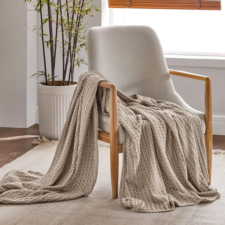 Bedsure Cotton Waffle Weave Throw Blanket