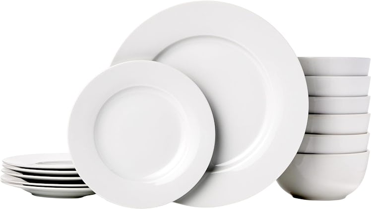 Amazon Basics 18-Piece Kitchen Dinnerware Set