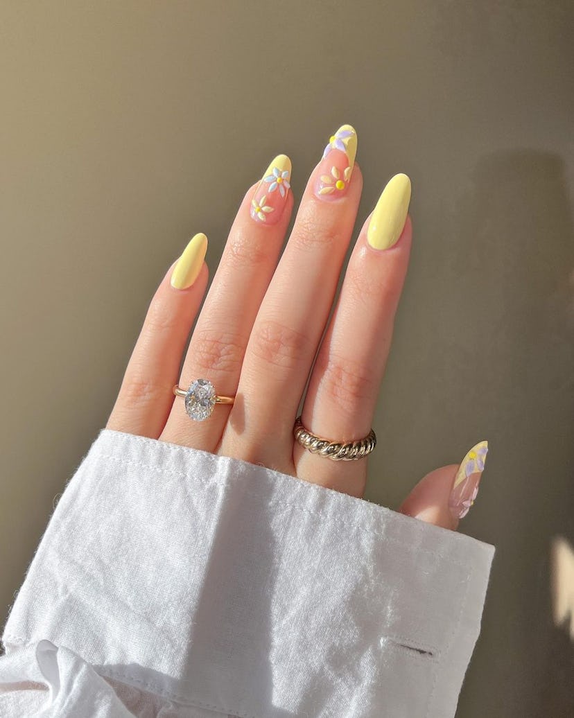 Try butter yellow daisies on your nails.