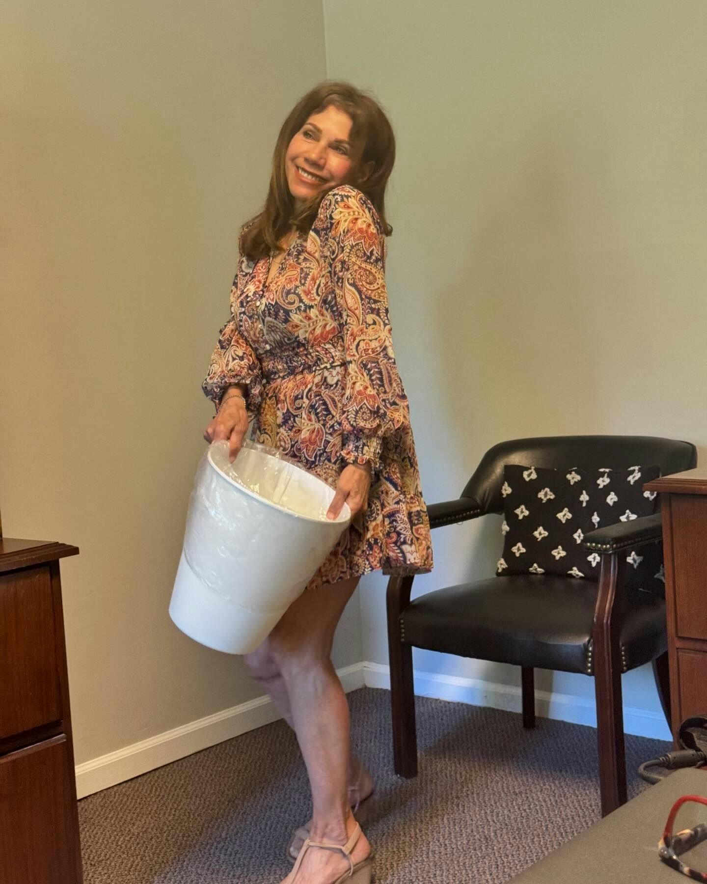 The Golden Bachelor star Theresa Nist poked fun at her Gerry Turner divorce coverage on Instagram.