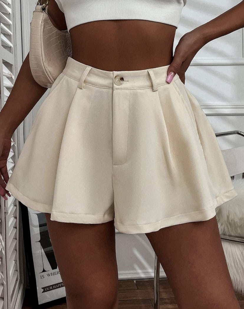 Verdusa Elastic High Waist Pleated Shorts