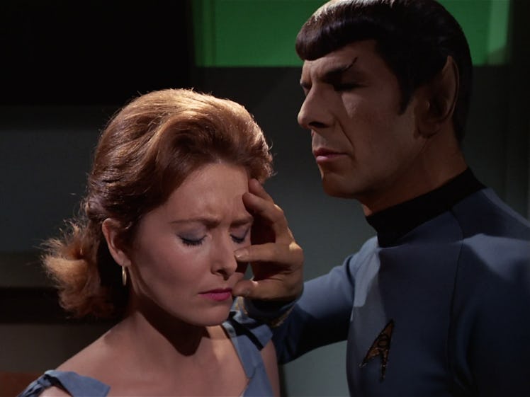 Spock mind melds with Janice Lester in 'Turnabout Intruder.'