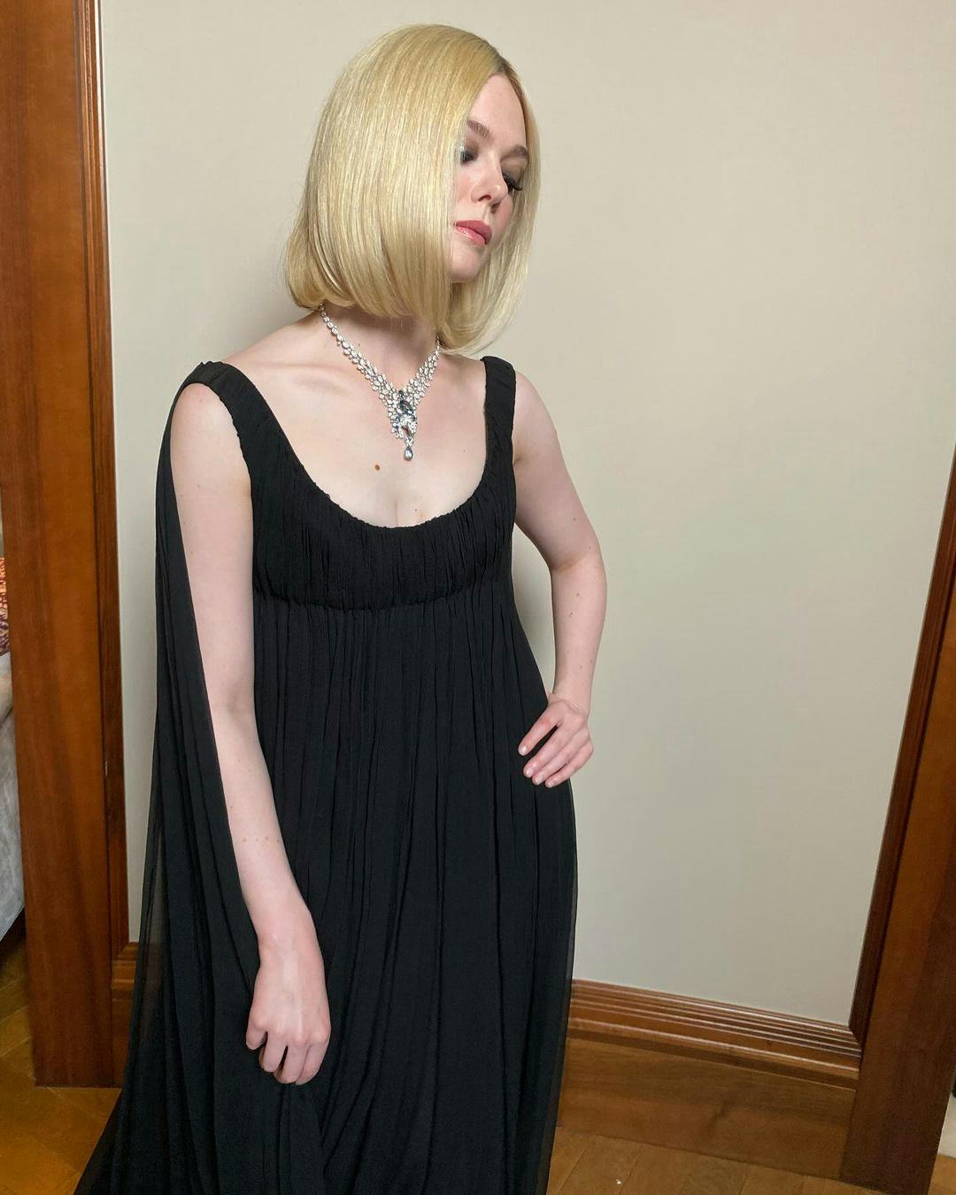 Elle Fanning’s Cartier jewelry