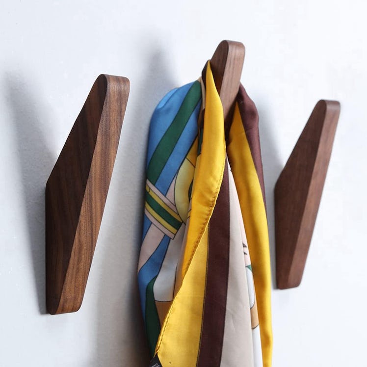 COCOYA Wall-Mounted Wood Hooks (4-Pack)