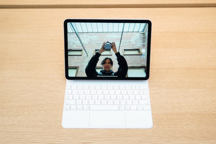 The webcam is finally on the landscape side of the new 2024 iPad Pros and Airs.