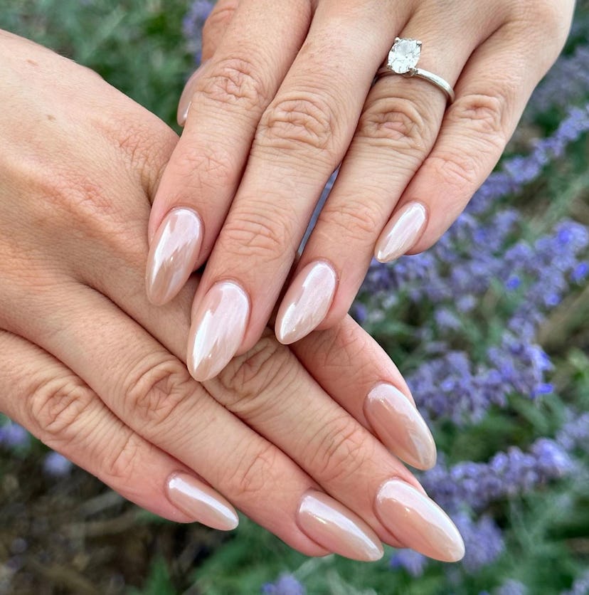 Minimalist Pearl Nails for Bride Elegance