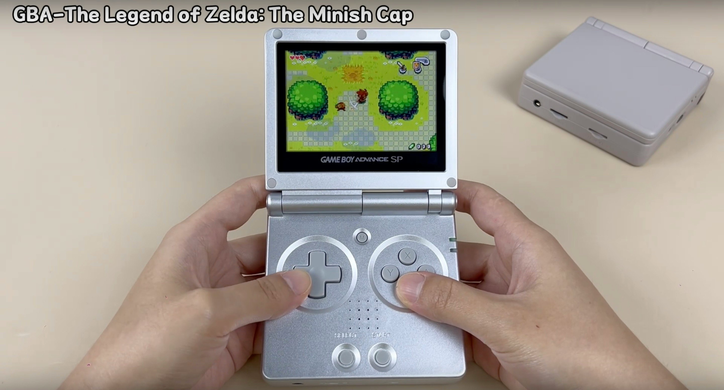 Anbernic's RG35XX SP Is a Game Boy Advance SP Clone That Can Play PSP, DS, and Dreamcast Games