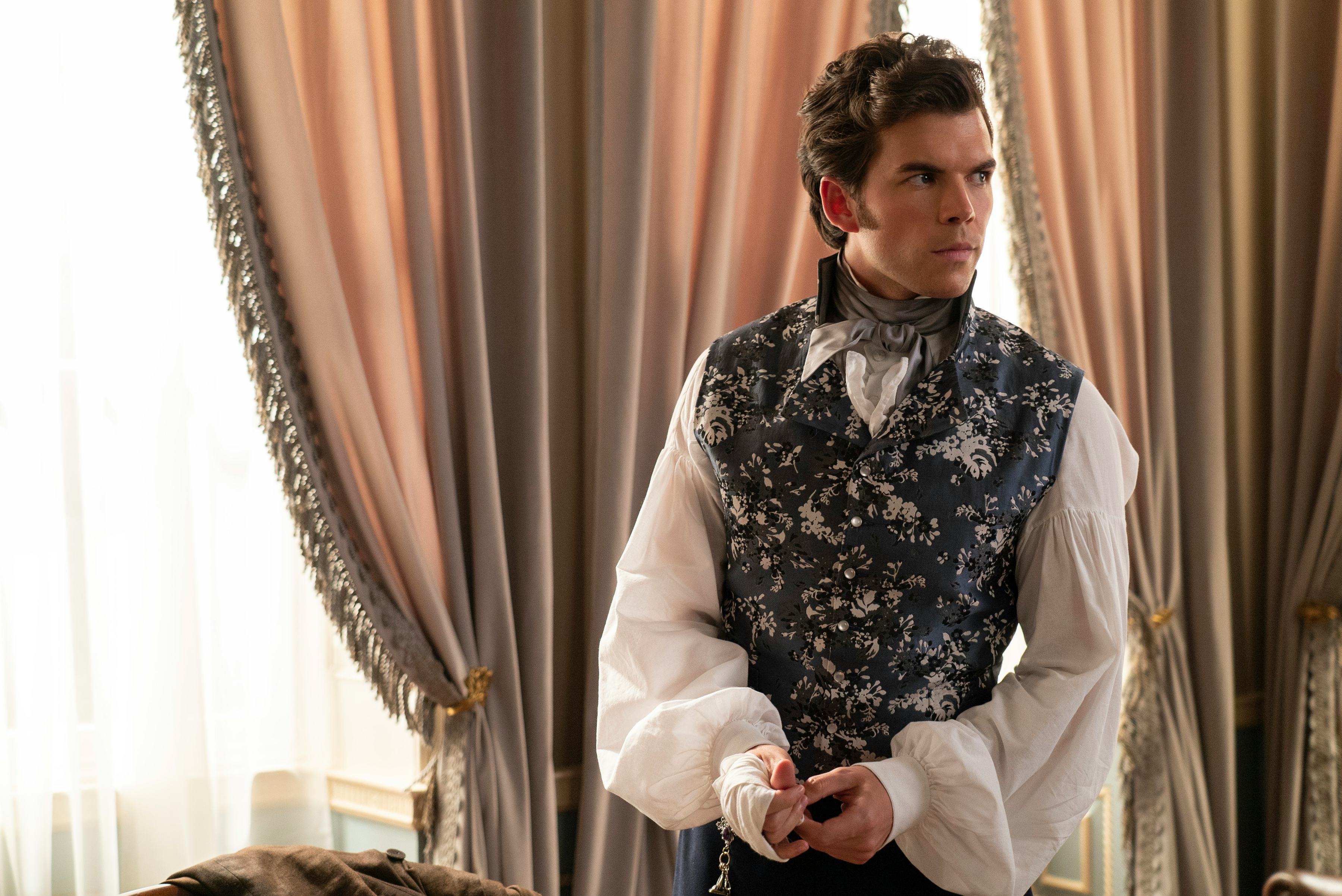 &lsquo;Bridgerton&rsquo; Showrunner Jess Brownell On Colin &amp; Penelope In Season 3